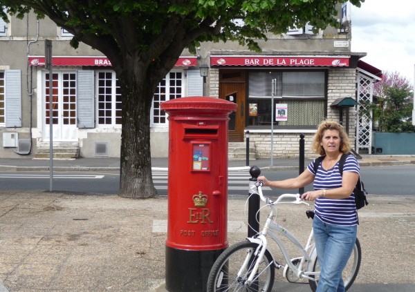 Joan of Arc reclaimed Jargeau from the English but the Royal Mail survived!!!