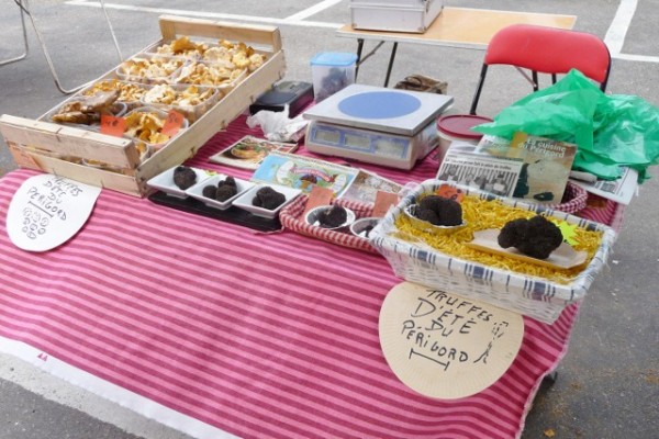 Truffles in Domme market