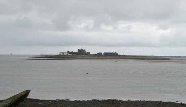 54 Piel Island from Roa Island, Cumbria (800x460)