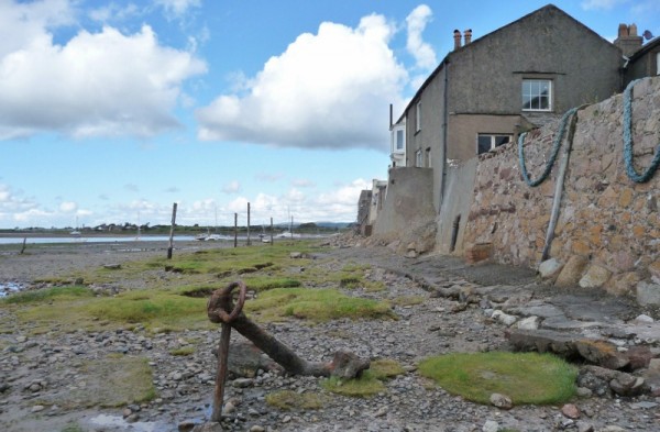 59 Washing lines and old anchor on Ravenglass beach (800x525)