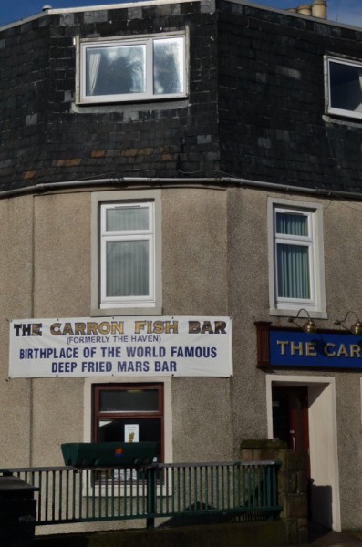 359 Stonehaven's famous fish & chip shop, though we didn't sample their famous deep fried Mars bar....!(530x800)