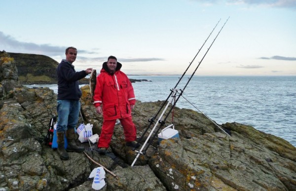 368 Rodney and the fisherman with our cod dinner