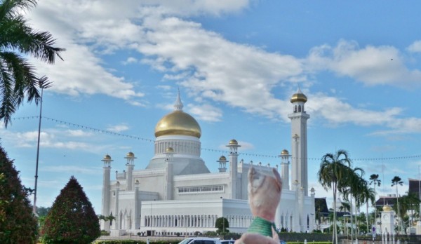 The Omar Ali Saifuddien Mosque, Brunei