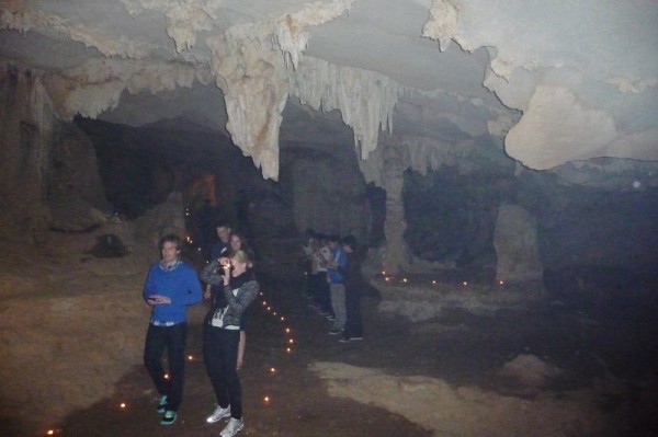 Entering Thien Canh Cave