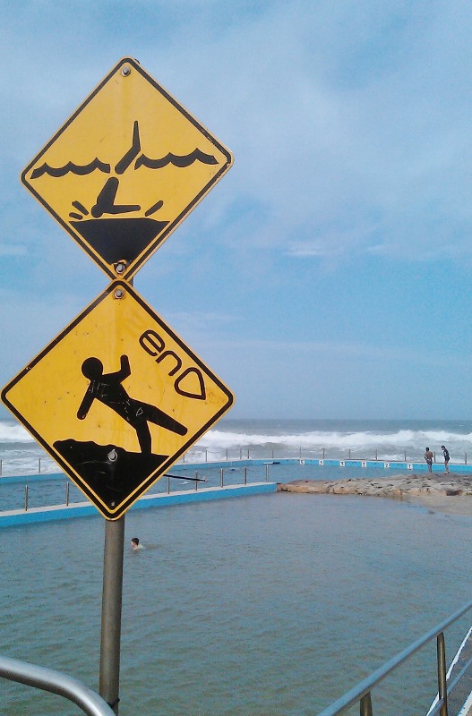 Be very careful at Curl Curl pool.....!