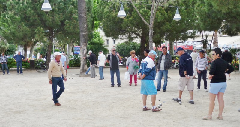 A serious game of pètanque