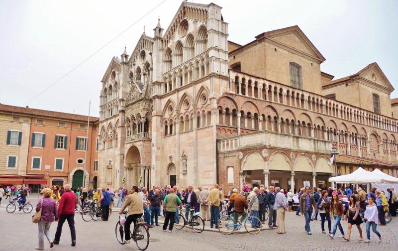 Piazza Trento Trieste, Ferrara