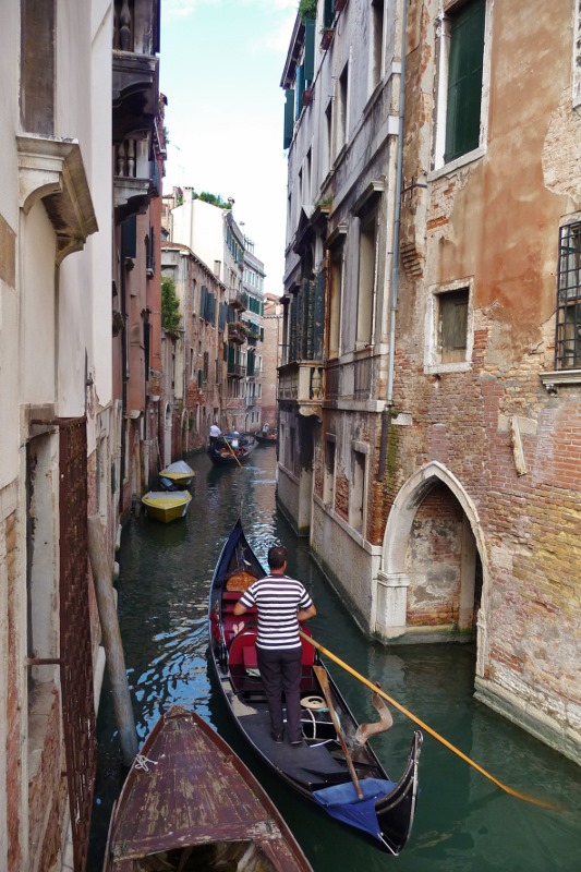 A quiet, peaceful canal