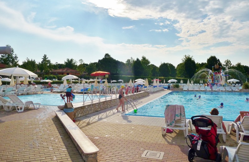 Swimming pools at Camping Bella Italia around 7pm after the crowds had dispersed