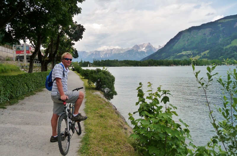 Cycling beside the Zeller See