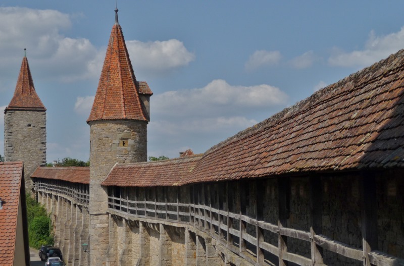 Galgen Gate and city walls