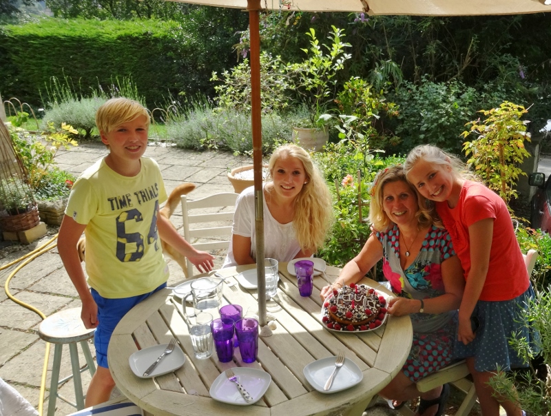Max, Ellea, Laura and Honor with the splendid birthday cake