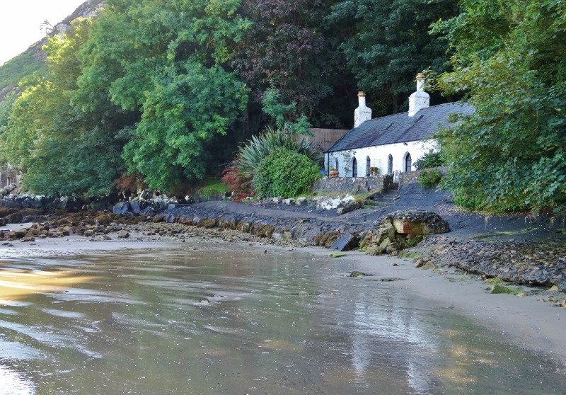 A little dream cottage by the sea