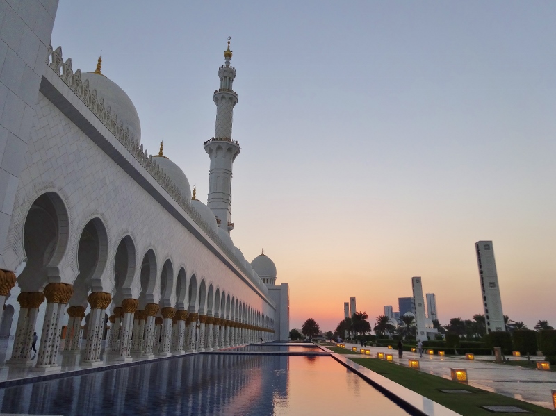 Sunset at Sheikh Zayed bin Sultan Al Nahyan Grand Mosque