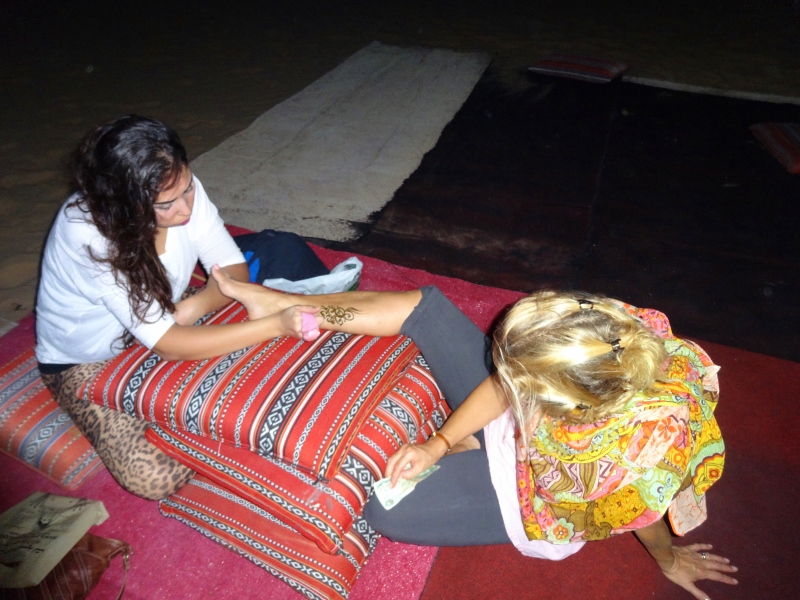 Henna tattoo time