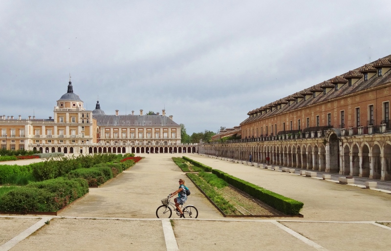 Cycling across Plaza de Parejas