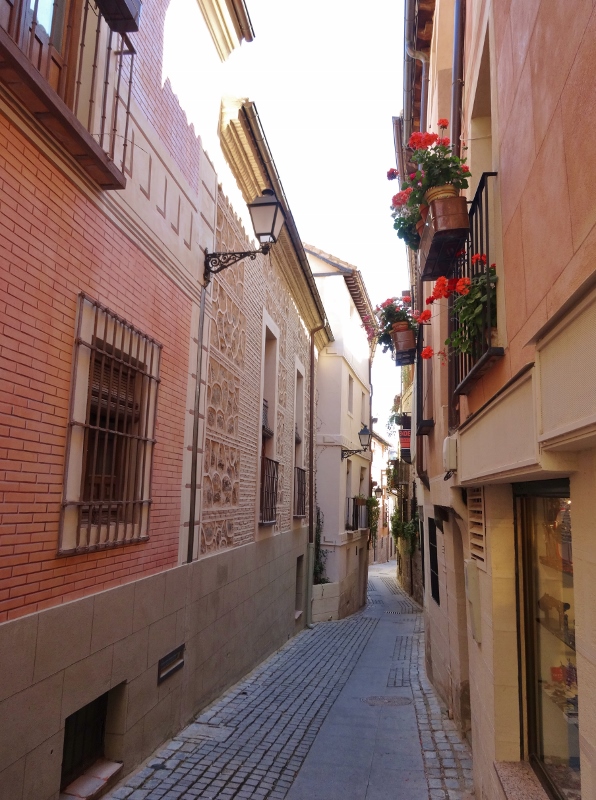 Narrow laneways in Toledo
