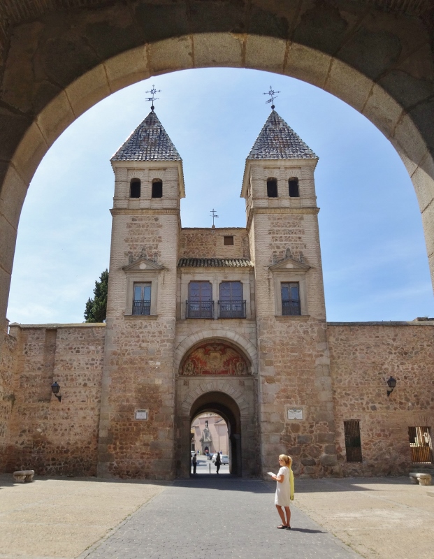  Puerta de Bisagra