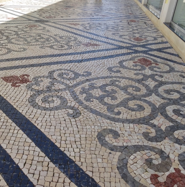 Empedrado pavement in Faro
