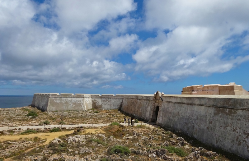 The entry gate to the Forteleza de Sagres