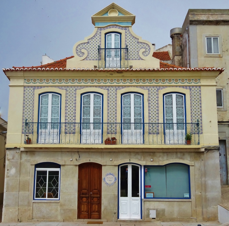A restaurant in Sesimbra