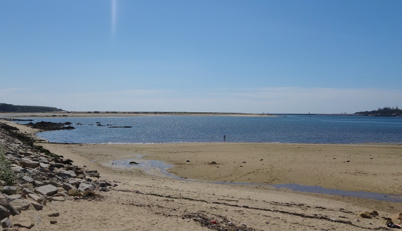 The sandbank at the entry to the Doura
