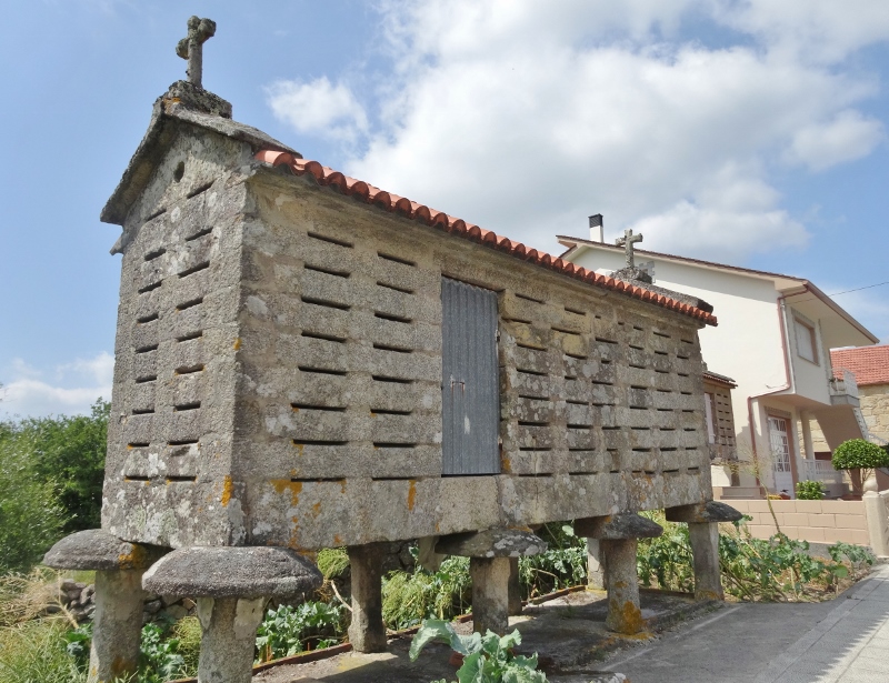  I still think the horreas look like little chapels for chickens