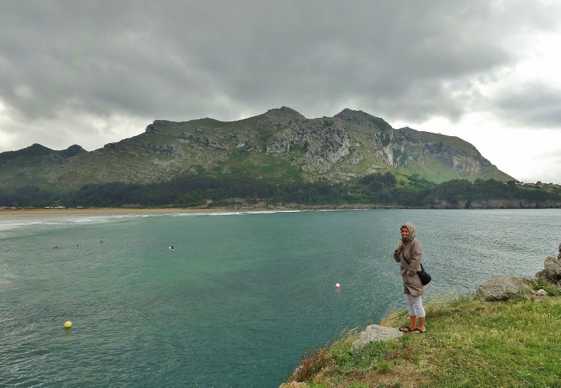 Trying to keep warm at Playa de Arenillas
