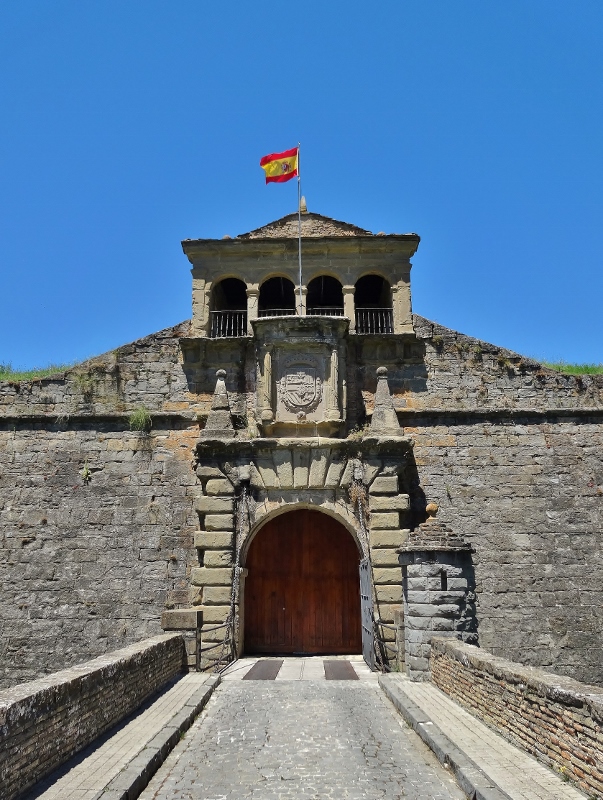 Castillo de San Pedro ......closed for lunch
