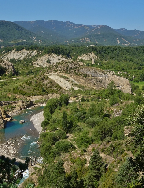 Deserted village in the Valle de Solana near Fiscal