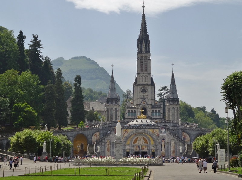 The Basilique Supérieure and the Basilique Souterraine St Pie X in Lourdes