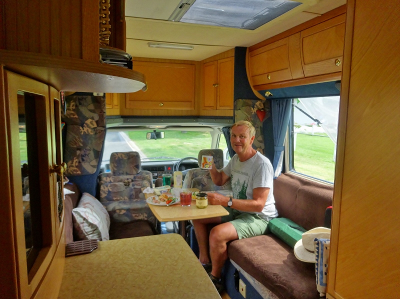 Lunch in Eileen en route