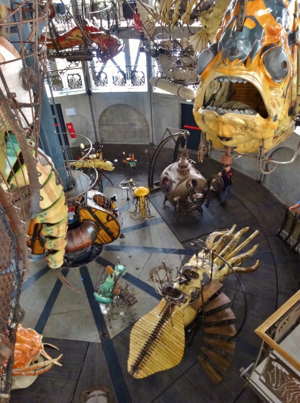  The abyss and the seabed on Carrousel des Mondes Marins