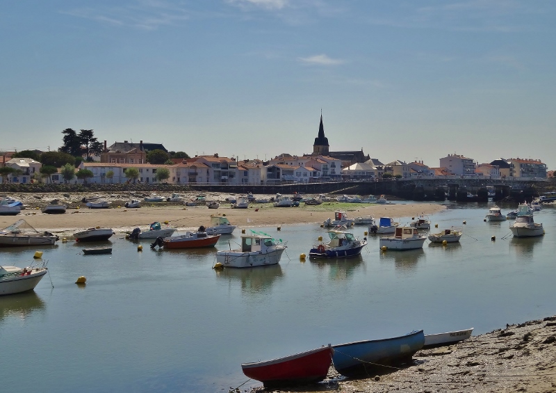 Looking across the Vie in St Gilles Croix de Vie