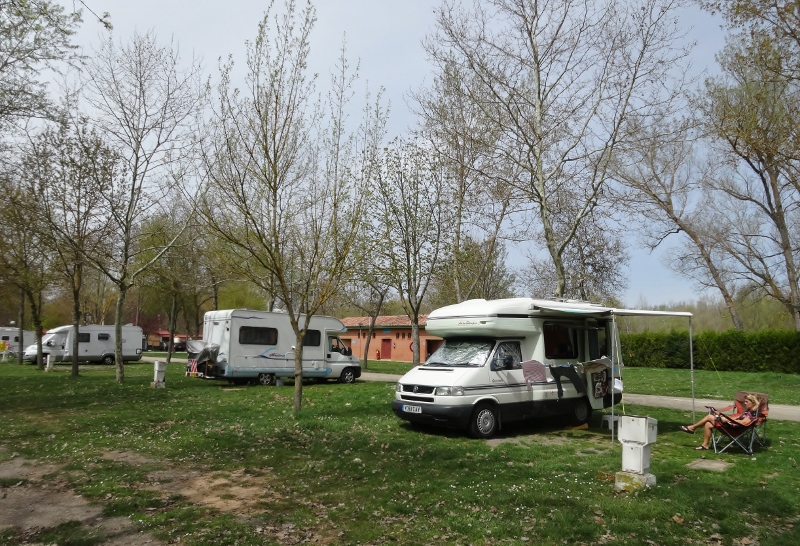 Relaxing at Camping Fuentes Blancas Burgos