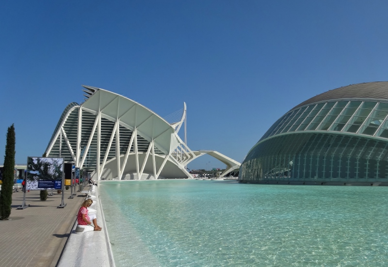 The Hemispheric and the Museo de las Ciencias at the Ciudad De Las Artes Y Las Ciencias