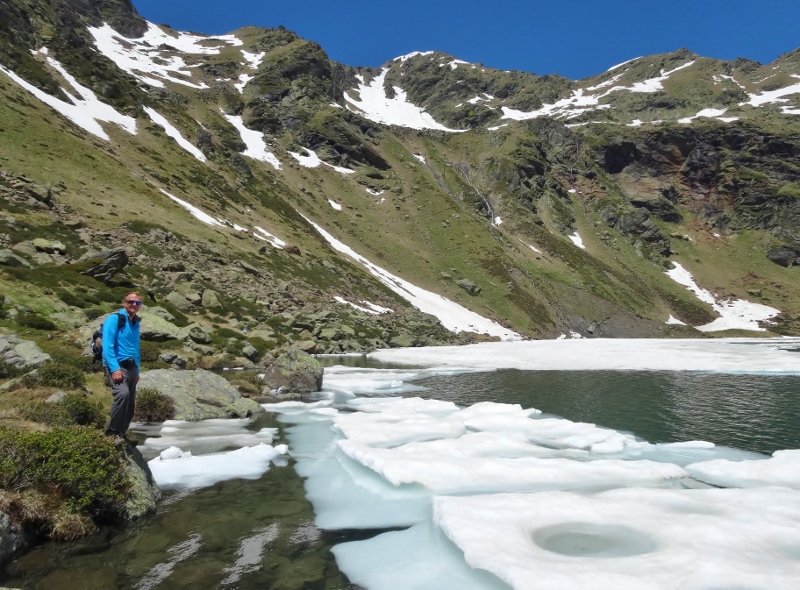 The partially frozen Estanys de Tristaina