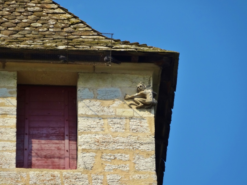 Un petit diable on Pont Valentré