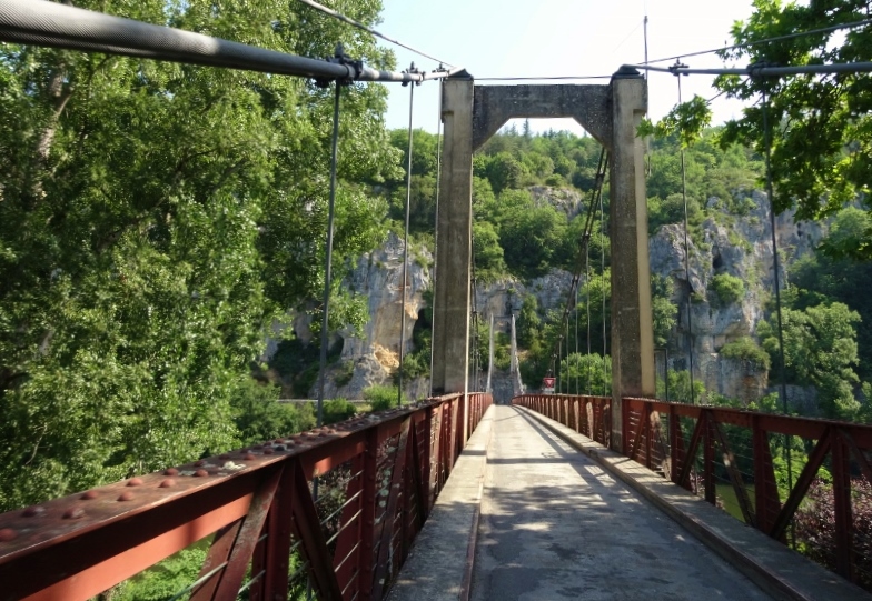 Driving onto the narrow bridge over the Lot 