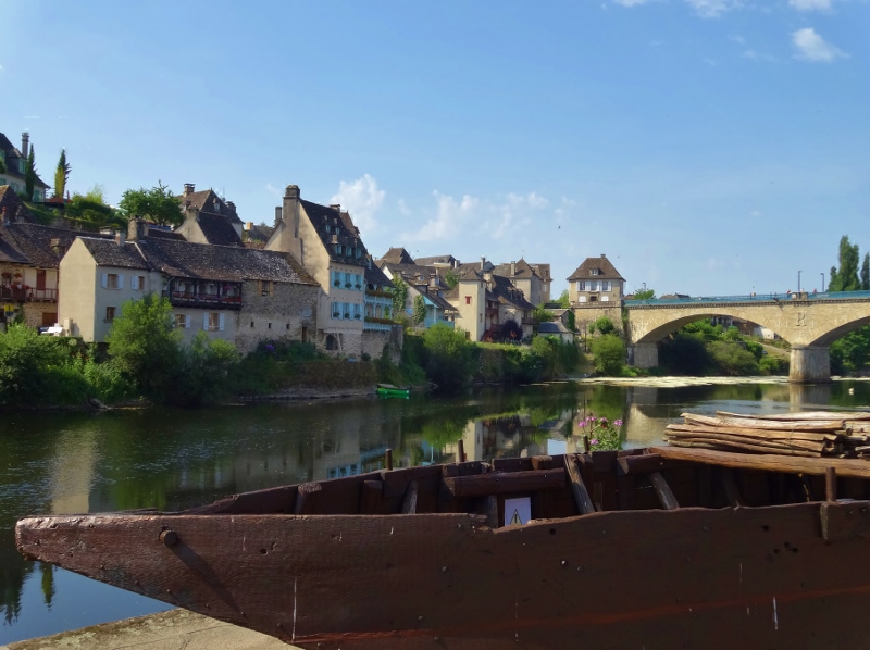 Looking across the Dordogne to the Rue de Bac