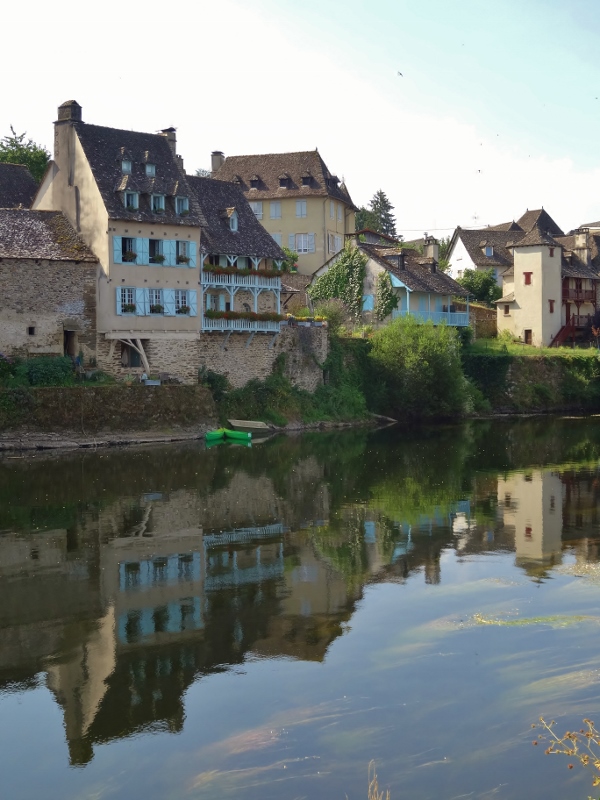 Houses on the Rue de Bac beside the Dordogne at Argentat