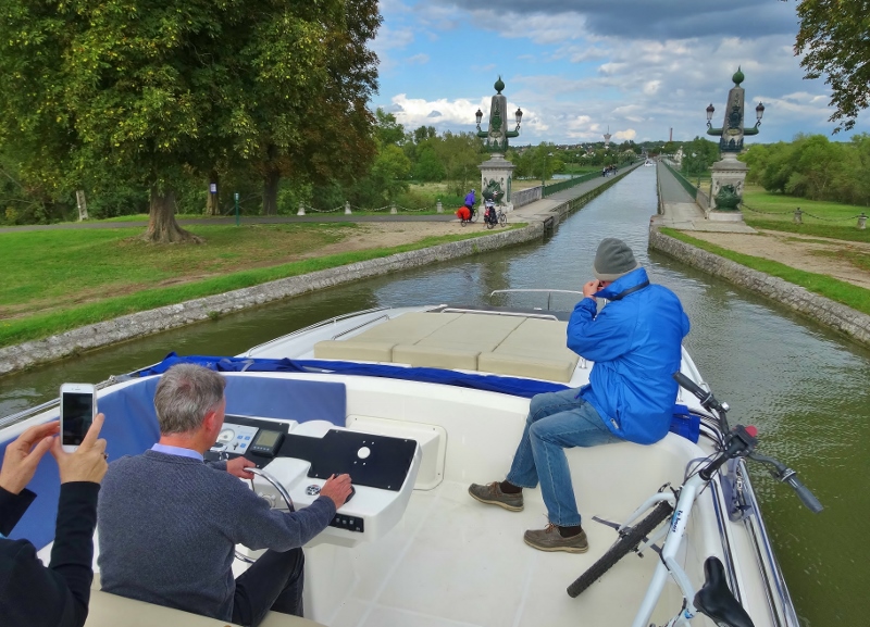Captain Terry on approach to the Briare Aqueduct 