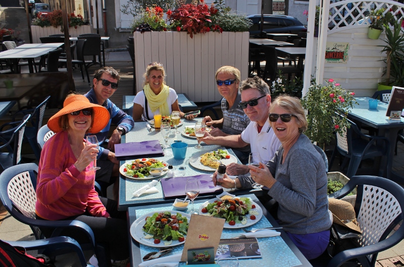 Lunching on huge salads in Sancerre 