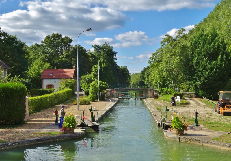 One of the locks near Pouilly sur Loire 