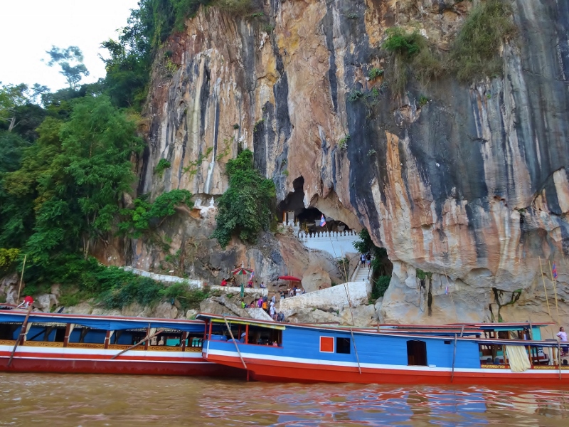  Pak Ou Caves