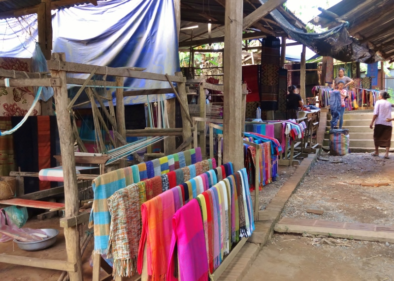 Looms and scarves at Ban Xang Hai 