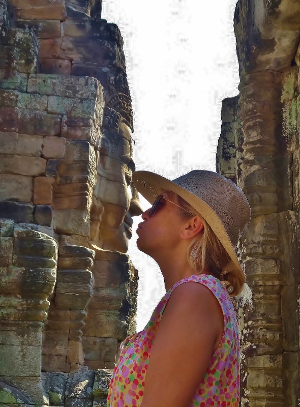 The kiss at Bayon